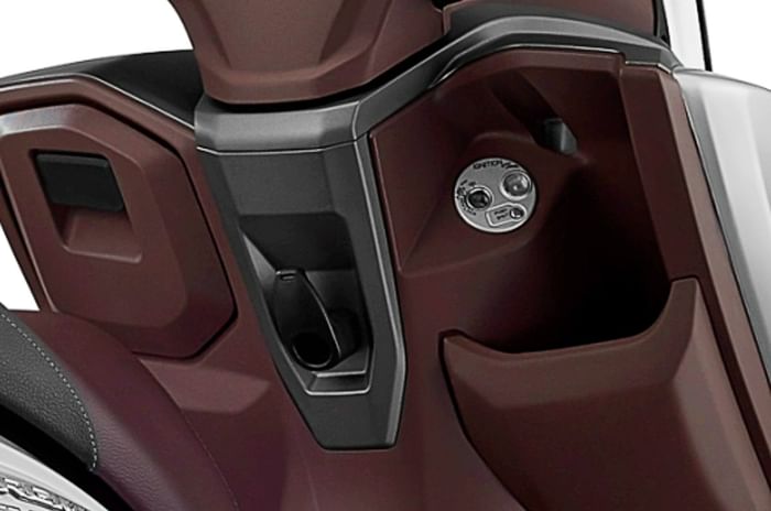 Suzuki Burgman storage cubbies Suzuki Burgman storage cubbies